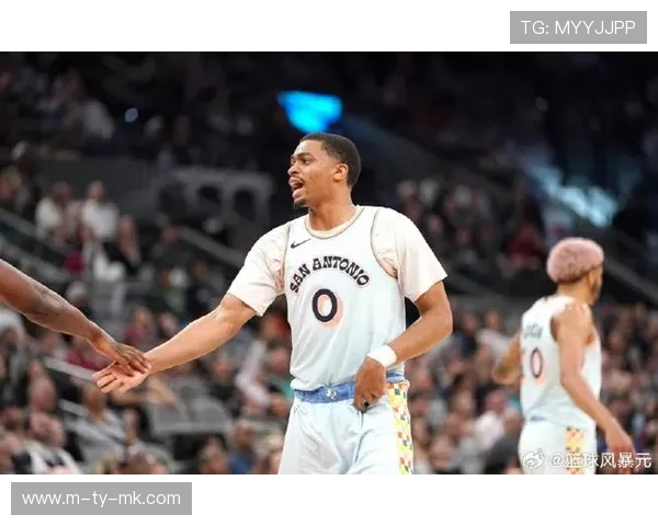 约翰逊外线高效，马刺三分战术关键