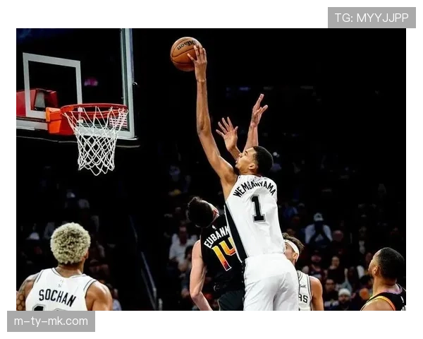 马刺121-94复仇太阳,文班亚马25分钟贡献17分11篮板5盖帽